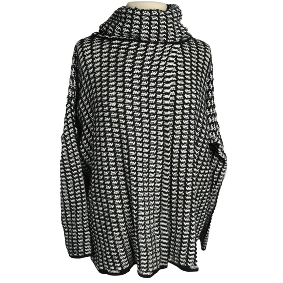 Elan Sweaters - Elan Women One Size Cape Sweater Black White